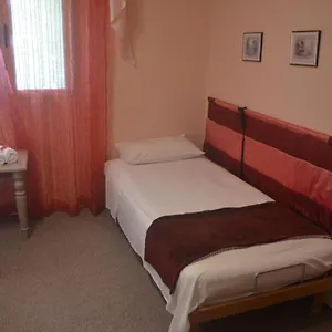 https://private-room-close-to-the-airport.hotelssaintjulians.com
