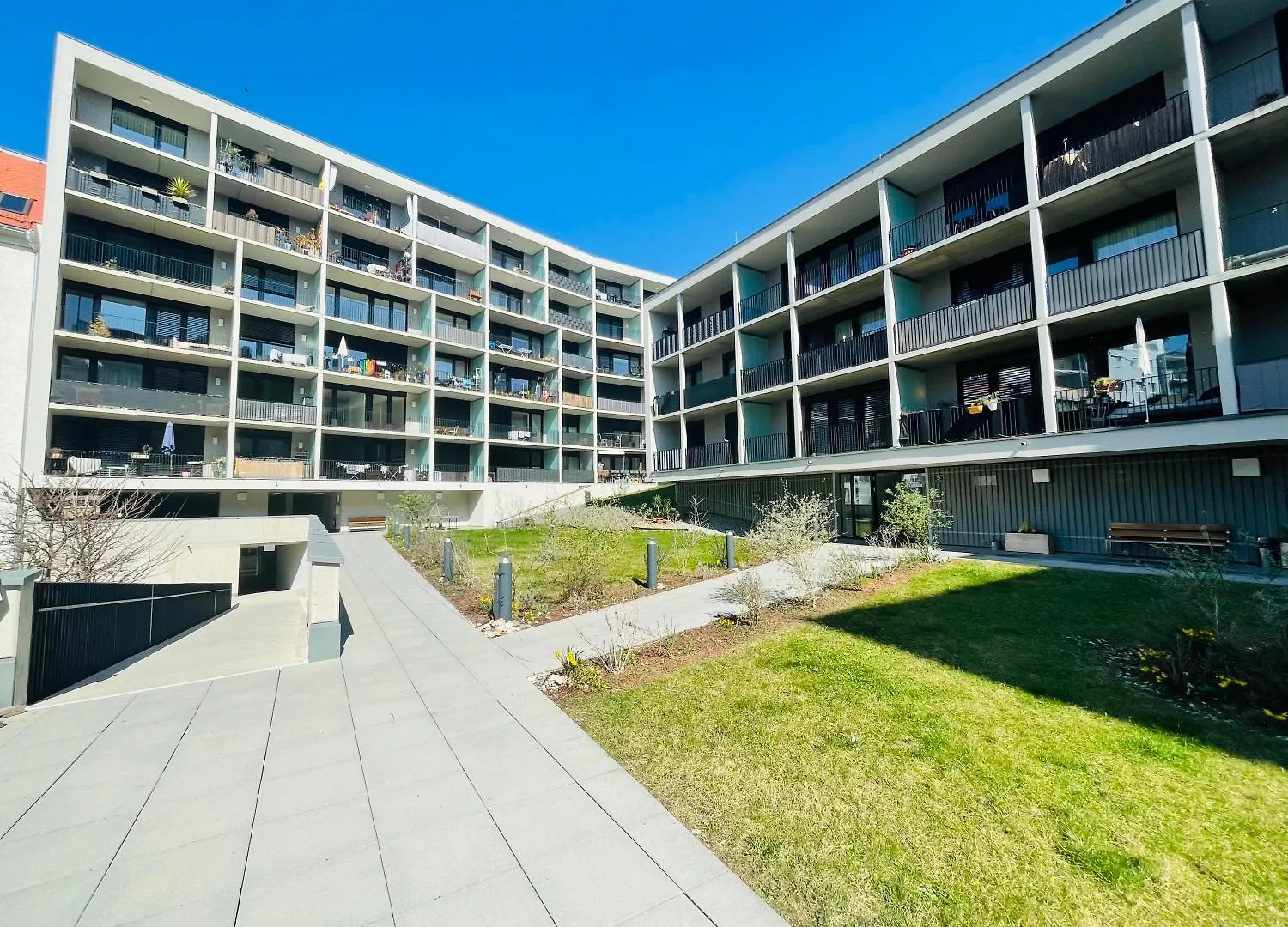 Apstay City Center I Free Parking I Self Check-In Graz Apartment