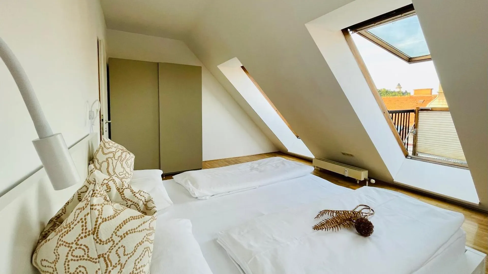 Apstay City Center I Free Parking I Self Check-In Graz Apartment